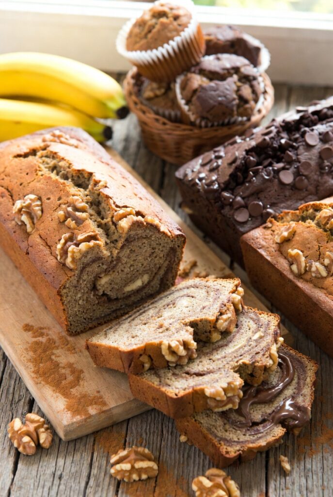 Moist banana bread recipe variations including chocolate chip, walnut, and Nutella swirl
